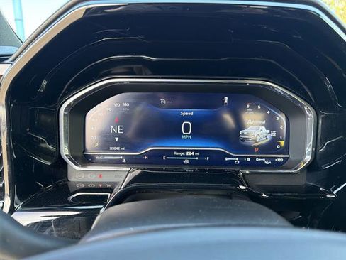 Used 2024 Chevrolet Silverado 1500 High Country w/ High Country Premium Package image 32