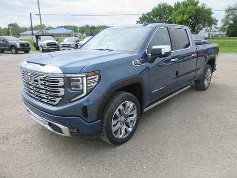 New 2026 GMC Sierra 1500 Denali w/ Denali Reserve Package AWD/4WD image 11