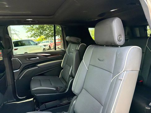 Used 2023 Cadillac Escalade ESV Premium Luxury RWD image 36