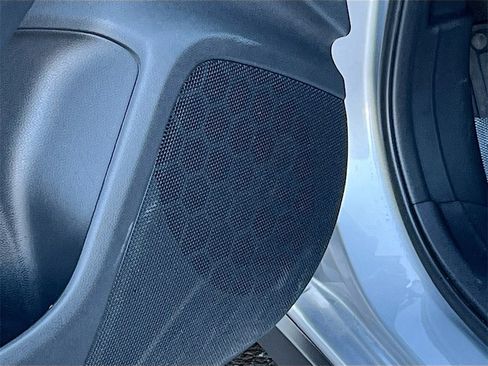 Used 2021 Subaru Crosstrek 2.5i Sport w/ Moonroof Package image 18