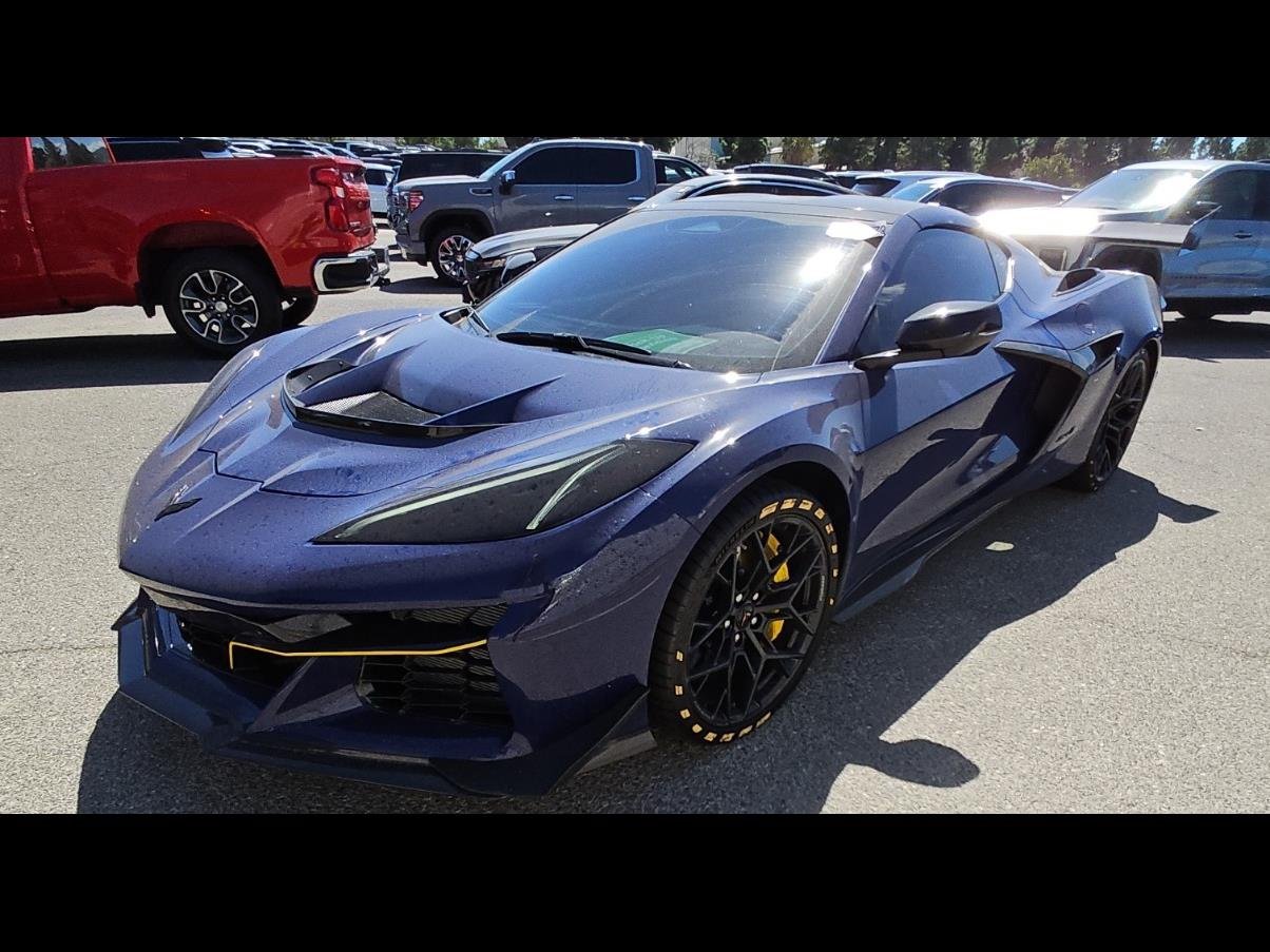 Used 2026 Chevrolet Corvette ZR1 w/ ZR1 Carbon Fiber Aero Package RWD image 1