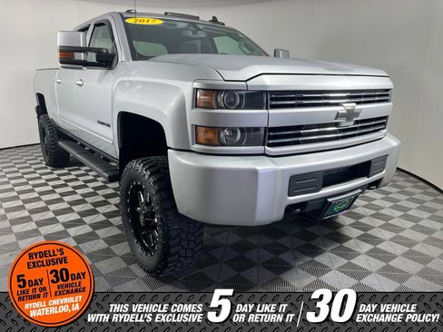 Used 2017 Chevrolet Silverado 2500 LT AWD/4WD image 2