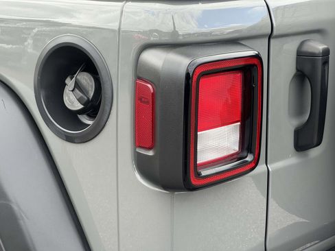 Used 2021 Jeep Wrangler Sport image 28