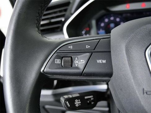 Used 2024 Audi Q3 2.0T Premium w/ Convenience Package image 25