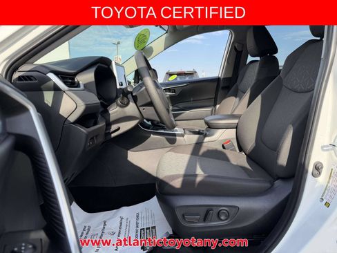 Certified 2025 Toyota RAV4 XLE AWD/4WD image 16