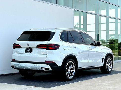 New 2026 BMW X5 xDrive40i w/ Premium Package AWD/4WD image 4