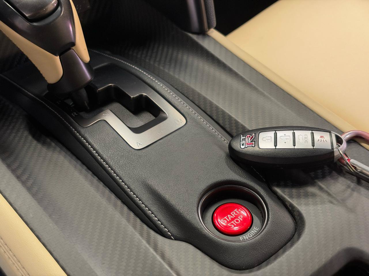 Used 2015 Nissan GT-R Premium AWD/4WD image 24