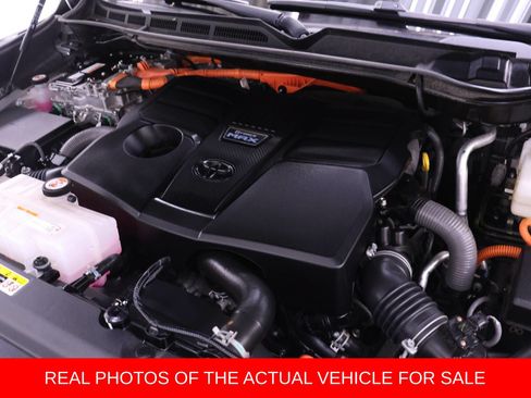 Used 2024 Toyota Tundra Limited w/ Power Package AWD/4WD image 17