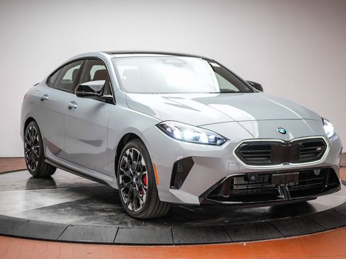 Used 2026 BMW M235i xDrive w/ Technology Package AWD/4WD image 3