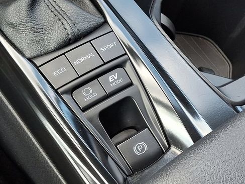 Used 2025 Toyota Camry LE FWD image 18