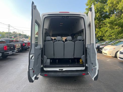 Used 2015 Ford Transit 350 XLT RWD image 4