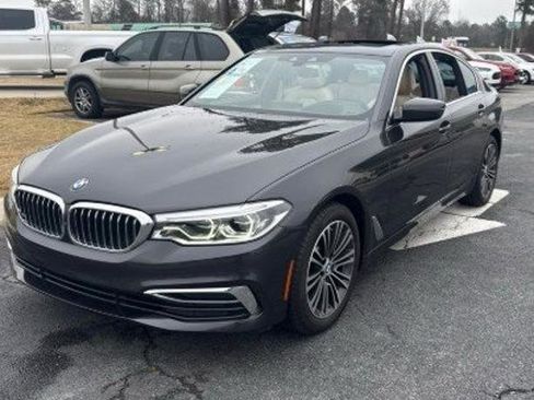Used 2020 BMW 530i w/ Premium Package image 3