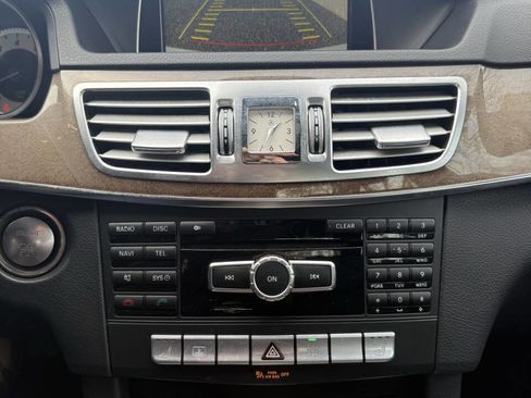 Used 2014 Mercedes-Benz E 350 4MATIC Sedan image 12