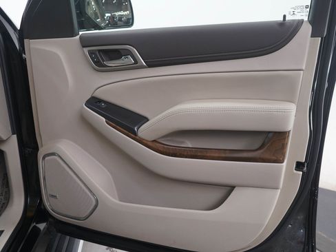 Used 2019 GMC Yukon XL Denali w/ Open Road Package AWD/4WD image 9