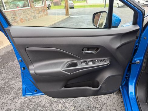 Used 2023 Nissan Versa SV image 11