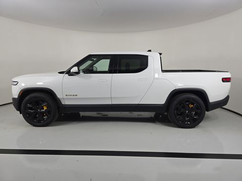 Used 2023 Rivian R1T Adventure image 2