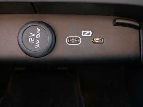 Used 2023 Volvo C40 P8 Recharge Ultimate AWD/4WD image 20