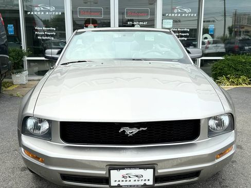 Used 2008 Ford Mustang Convertible RWD image 3