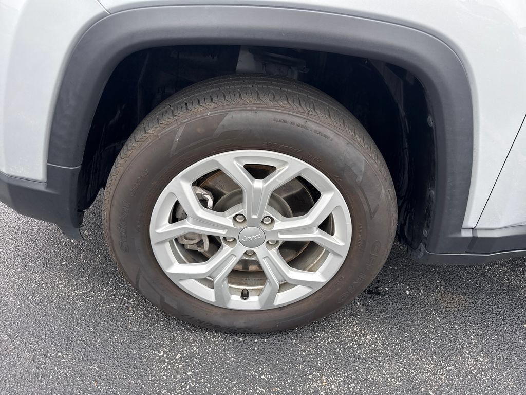 Used 2024 Jeep Compass Latitude AWD/4WD image 19