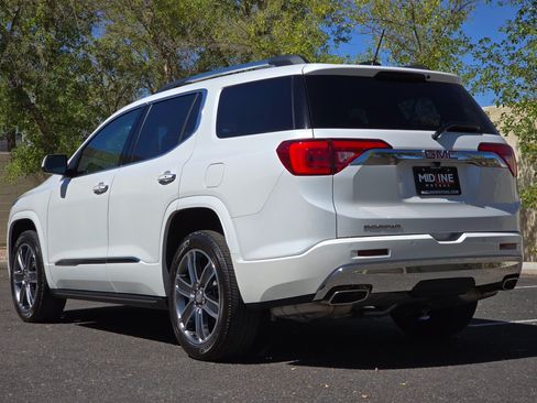Used 2019 GMC Acadia Denali w/ Technology Package FWD image 8