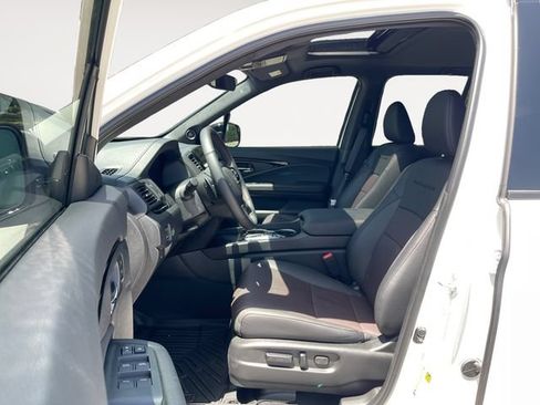 Used 2025 Honda Ridgeline Black Edition image 9