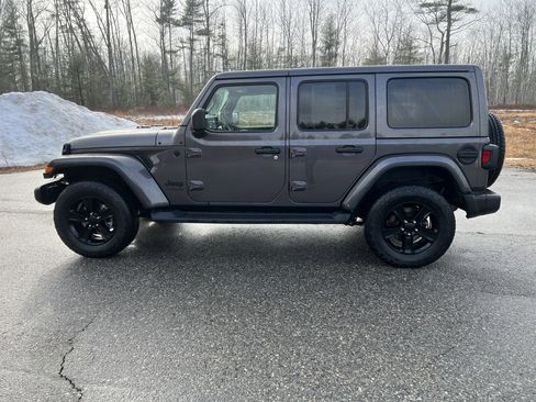 Used 2021 Jeep Wrangler Unlimited Sahara image 8