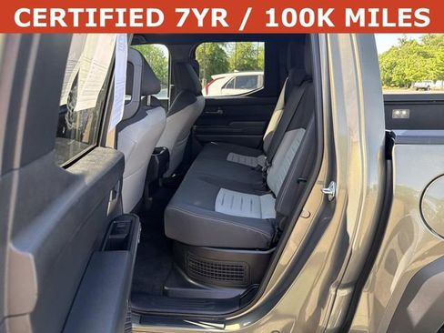 Used 2025 Toyota Tacoma TRD Off-Road AWD/4WD image 15