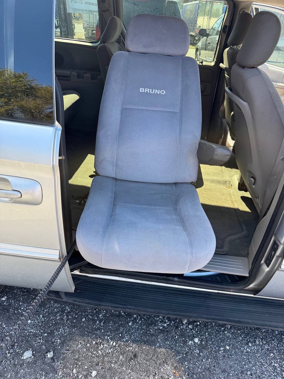 Used 2002 Chrysler Town & Country eL FWD image 28
