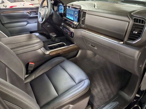 Used 2024 Chevrolet Silverado 1500 LT Trail Boss w/ LT Trail Boss Premium Package image 19