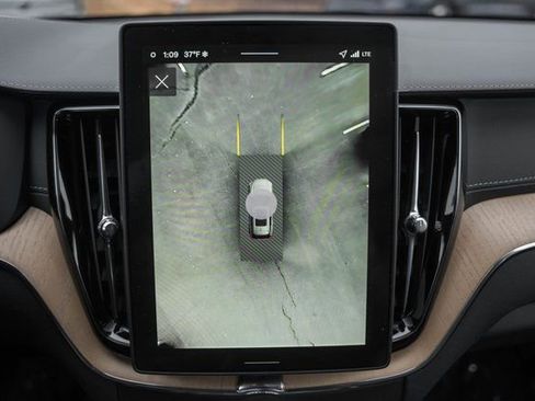 New 2026 Volvo XC60 B5 Ultra w/ Protection Package Premier image 40