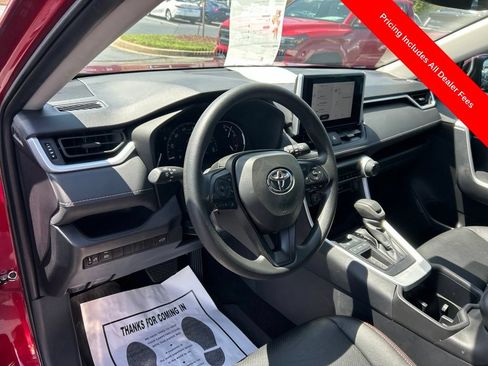 Used 2025 Toyota RAV4 XLE w/ Convenience Package FWD image 3