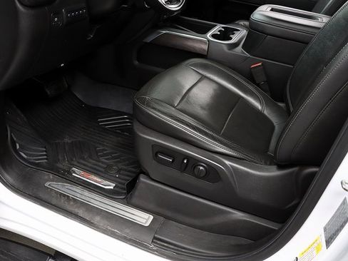 Used 2020 Chevrolet Silverado 2500 LTZ w/ LTZ Plus Package image 27