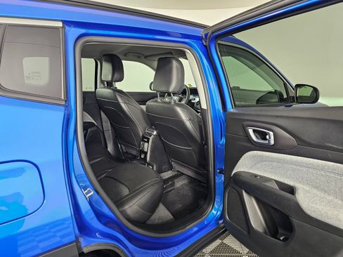 Used 2022 Jeep Compass Latitude FWD image 33