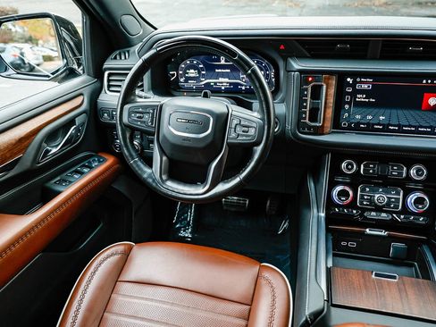 Used 2024 GMC Yukon Denali Ultimate image 15
