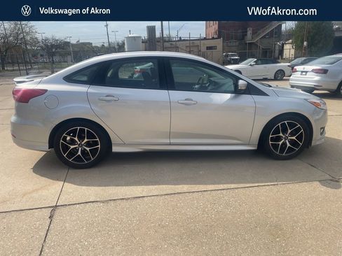 Used 2015 Ford Focus SE w/ SE Ecoboost Package image 1