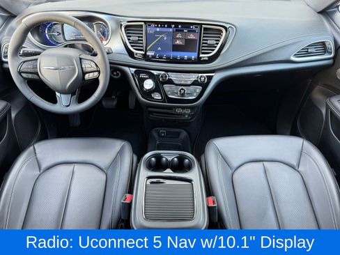 Used 2023 Chrysler Pacifica Touring-L w/ Uconnect Theater Family Group image 26