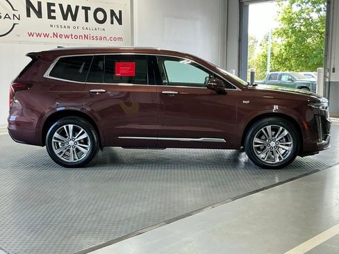 Used 2022 Cadillac XT6 Premium Luxury AWD/4WD image 36