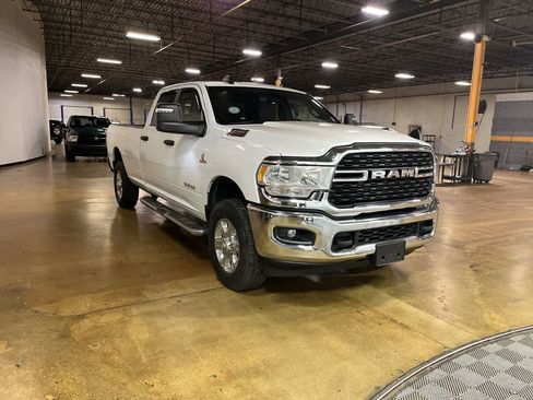 Used 2024 RAM 3500 Big Horn AWD/4WD image 2