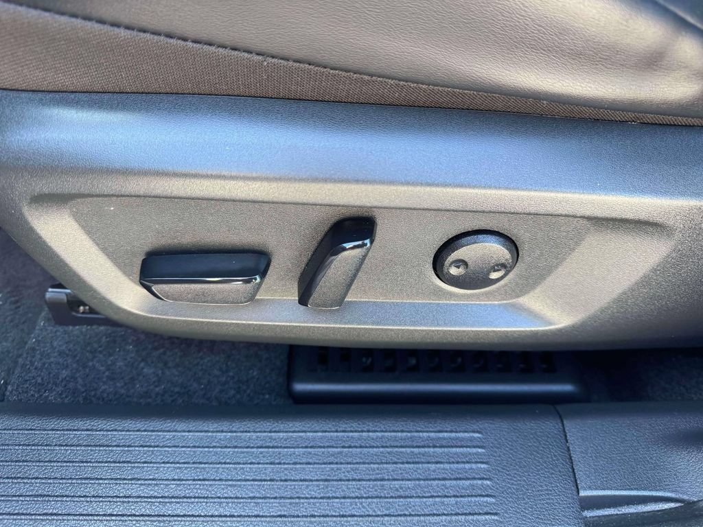 Certified 2023 Nissan Rogue SV w/ SV Premium B Package AWD/4WD image 15