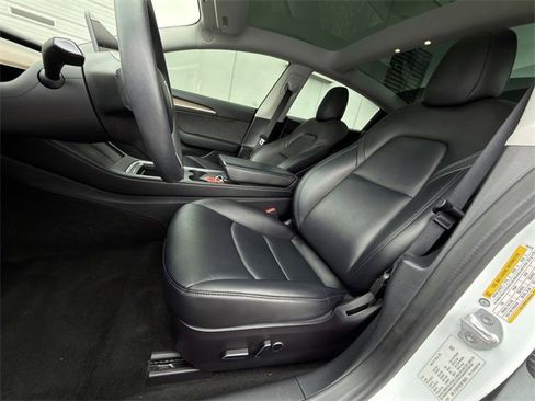 Used 2022 Tesla Model 3 Long Range image 20