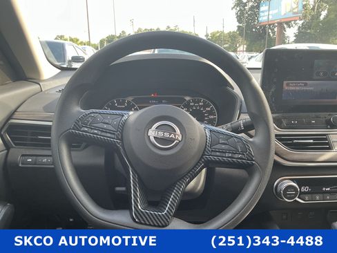 Used 2025 Nissan Altima 2.5 SV w/ SV Special Edition Package FWD image 18