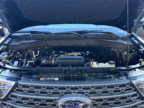 Certified 2022 Ford Explorer XLT w/ Equipment Group 202A image 45