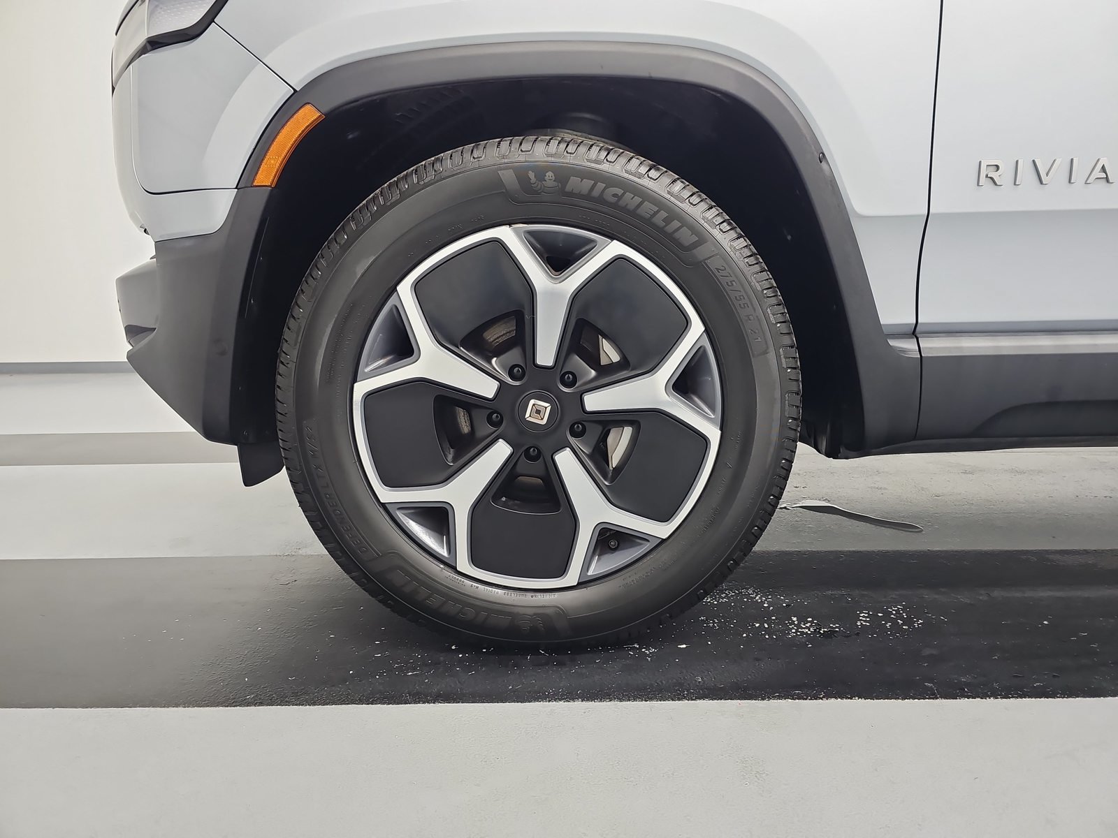 Used 2024 Rivian R1T Adventure Dual AWD/4WD image 9