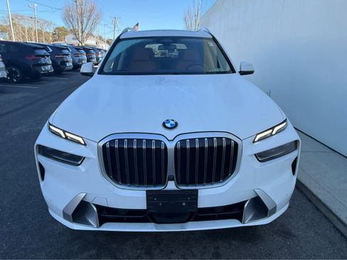 Used 2023 BMW X7 xDrive40i w/ Premium Package AWD/4WD image 8