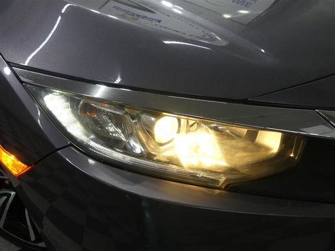 Used 2018 Honda Civic EX-L image 14