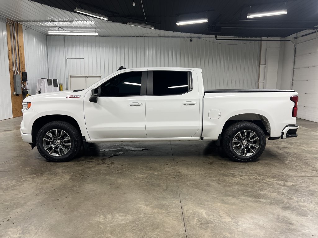 Used 2023 Chevrolet Silverado 1500 RST w/ Z71 Off-Road Package AWD/4WD image 6