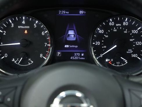 Used 2020 Nissan Rogue SV image 14