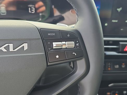 New 2026 Kia Sportage LX FWD image 30