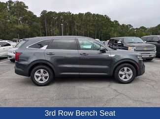 Used 2021 Kia Sorento LX FWD video 3