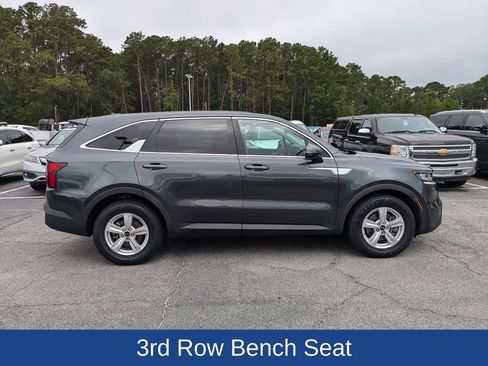 Used 2021 Kia Sorento LX FWD image 3